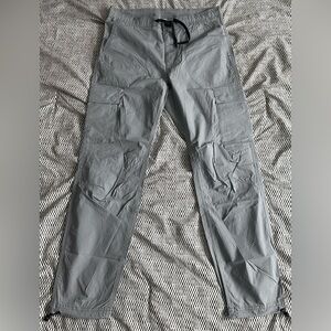 Brand new H&M cargo pants men’s size M grey, with tags